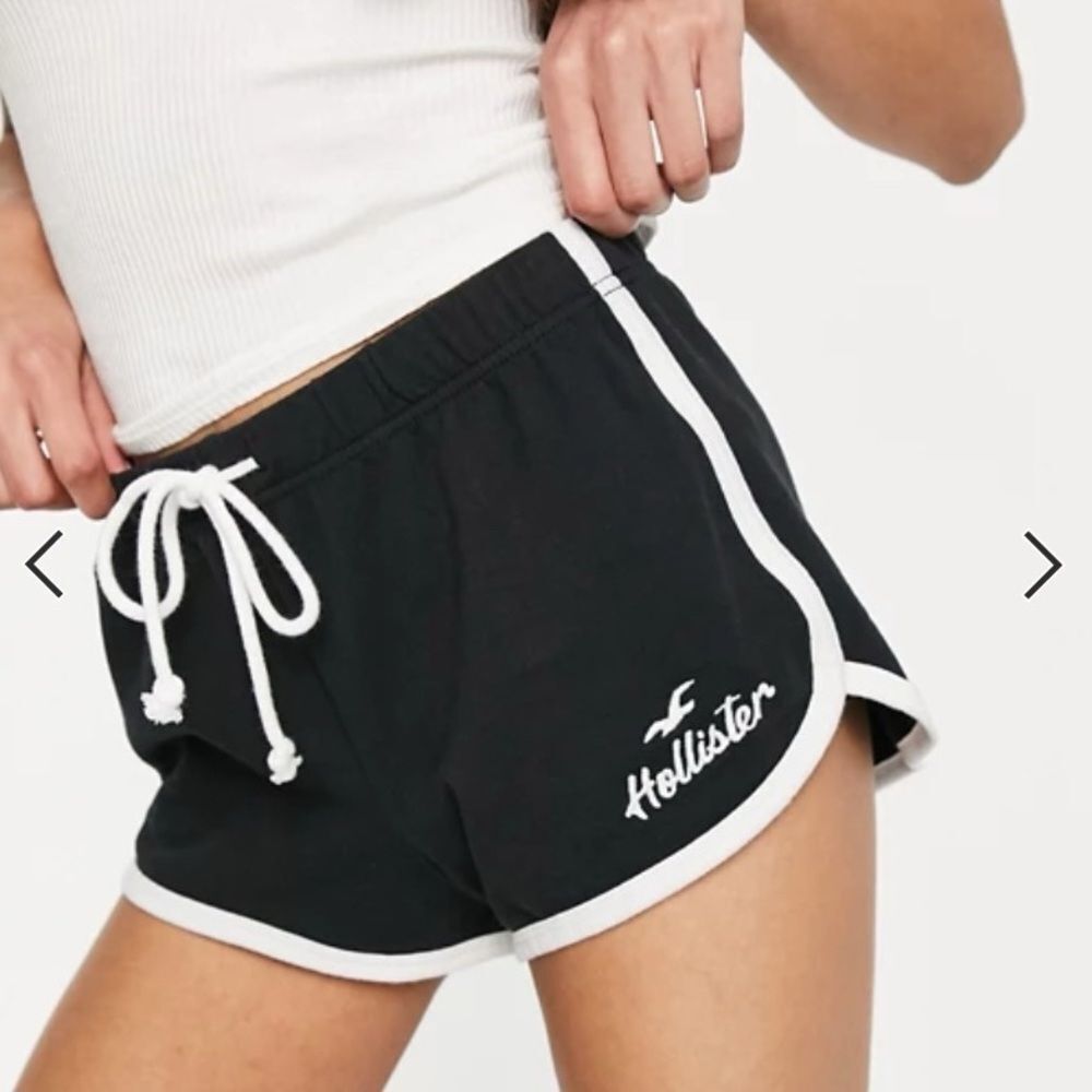 Black Hollister booty shorts